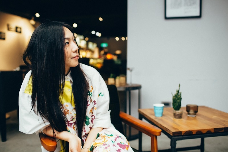 萬芳說,「長大了,應該疼一下過去的自己,也擁抱一下現在的自己。」