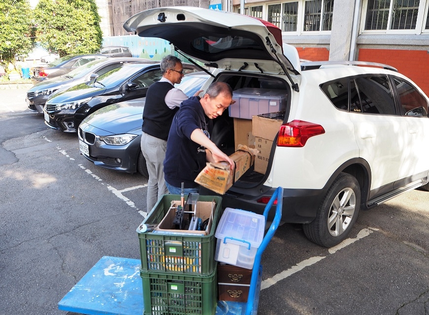 退休教師再上路 用休旅車開創偏鄉新教室_img_1