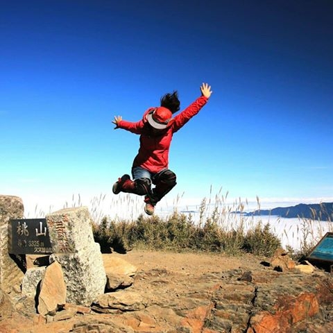 穿出溫暖與自信的紅!50+讀者穿搭故事分享_img_4