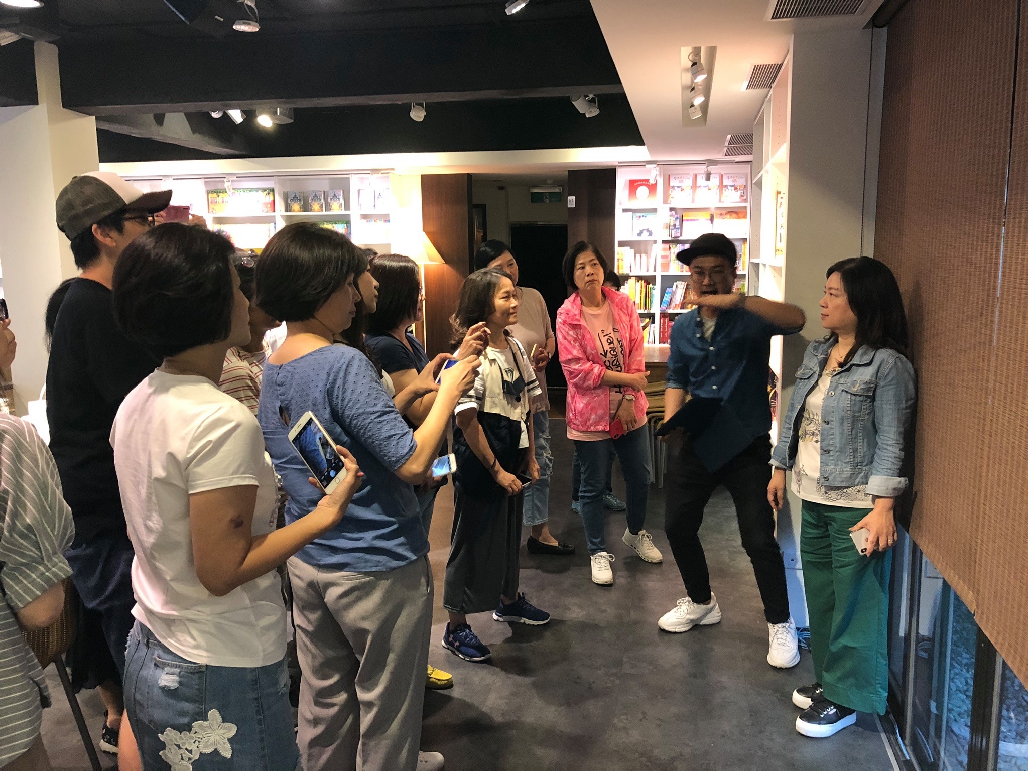 【手機拍片課程實況分享】上課現場，大家玩什麼？_img_2