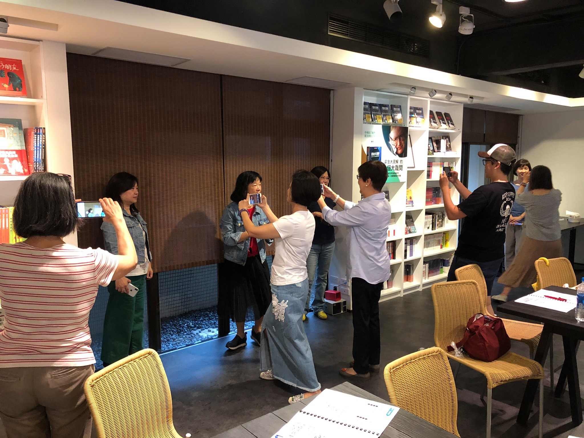 【手機拍片課程實況分享】上課現場，大家玩什麼？_img_3