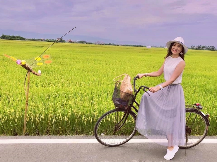 清爽、乾淨又為肌膚打光，50+的夏日白色衣服穿搭指南_img_4