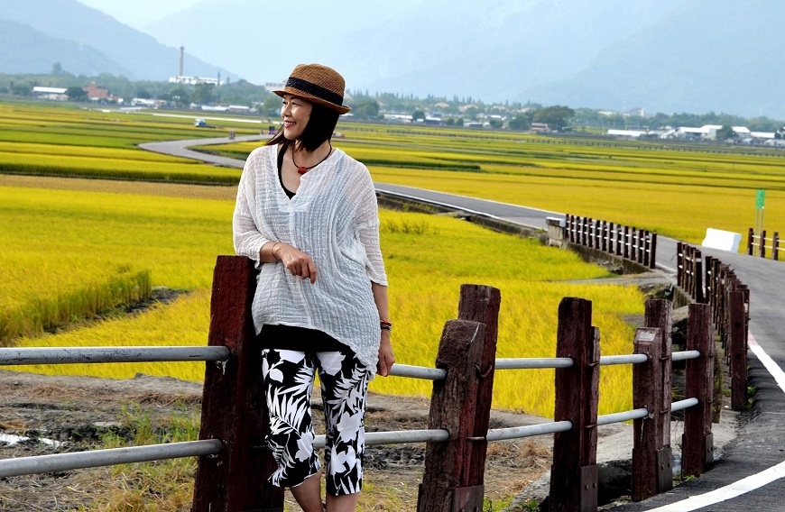 清爽、乾淨又為肌膚打光，50+的夏日白色衣服穿搭指南_img_6