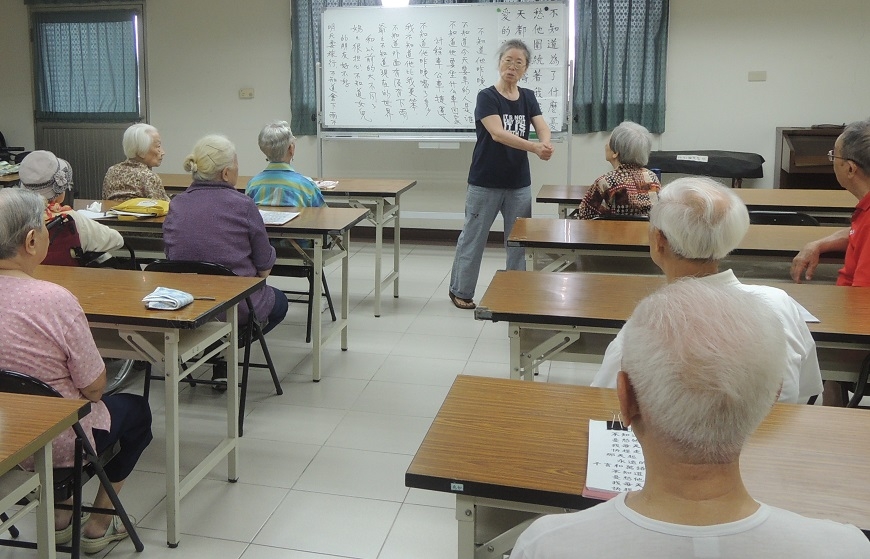 老後搬到安養院要換心情!80歲退休教師黃育清:有伴有自由,反而最輕鬆_img_3