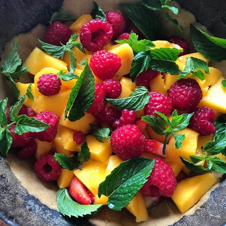 60歲接泳裝代言！銀髮超模Yazemeenah的保養法：休息，比什麼都重要_img_2