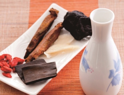 白髮有機會黑回來嗎？多吃3類食物，新生黑髮會變多！_img_1