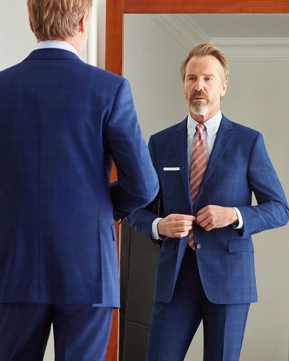 襯衫、T恤、牛仔褲怎麼選?50後熟男質感穿搭:選對8樣單品,小改變就很有型_img_1