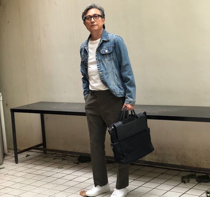 襯衫、T恤、牛仔褲怎麼選?50後熟男質感穿搭:選對8樣單品,小改變就很有型_img_9