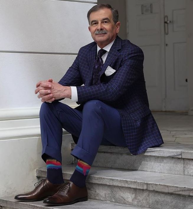 襯衫、T恤、牛仔褲怎麼選?50後熟男質感穿搭:選對8樣單品,小改變就很有型_img_12