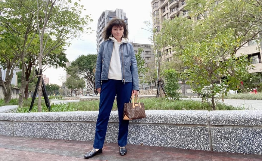 2020年代表色經典藍，如何穿出優雅感？50+讀者的藍色穿搭故事_img_2