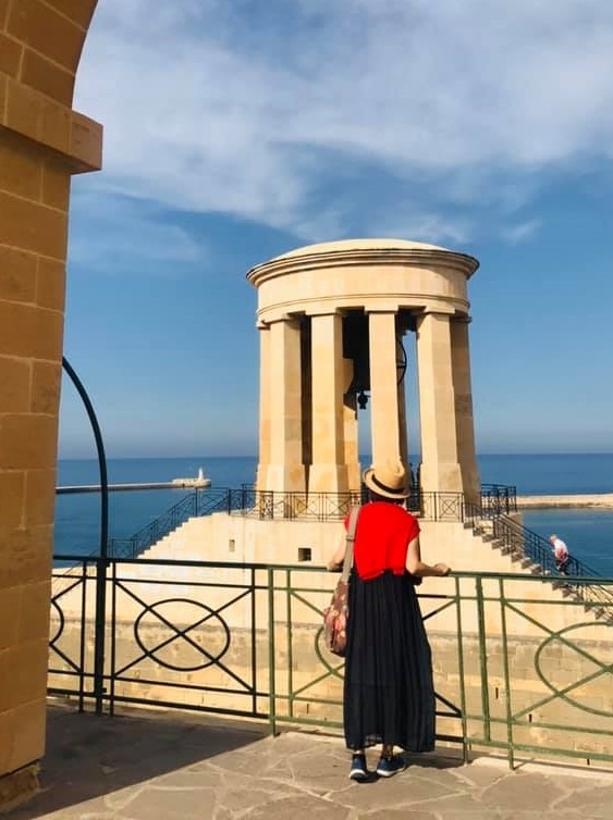 2020年代表色經典藍，如何穿出優雅感？50+讀者的藍色穿搭故事_img_3