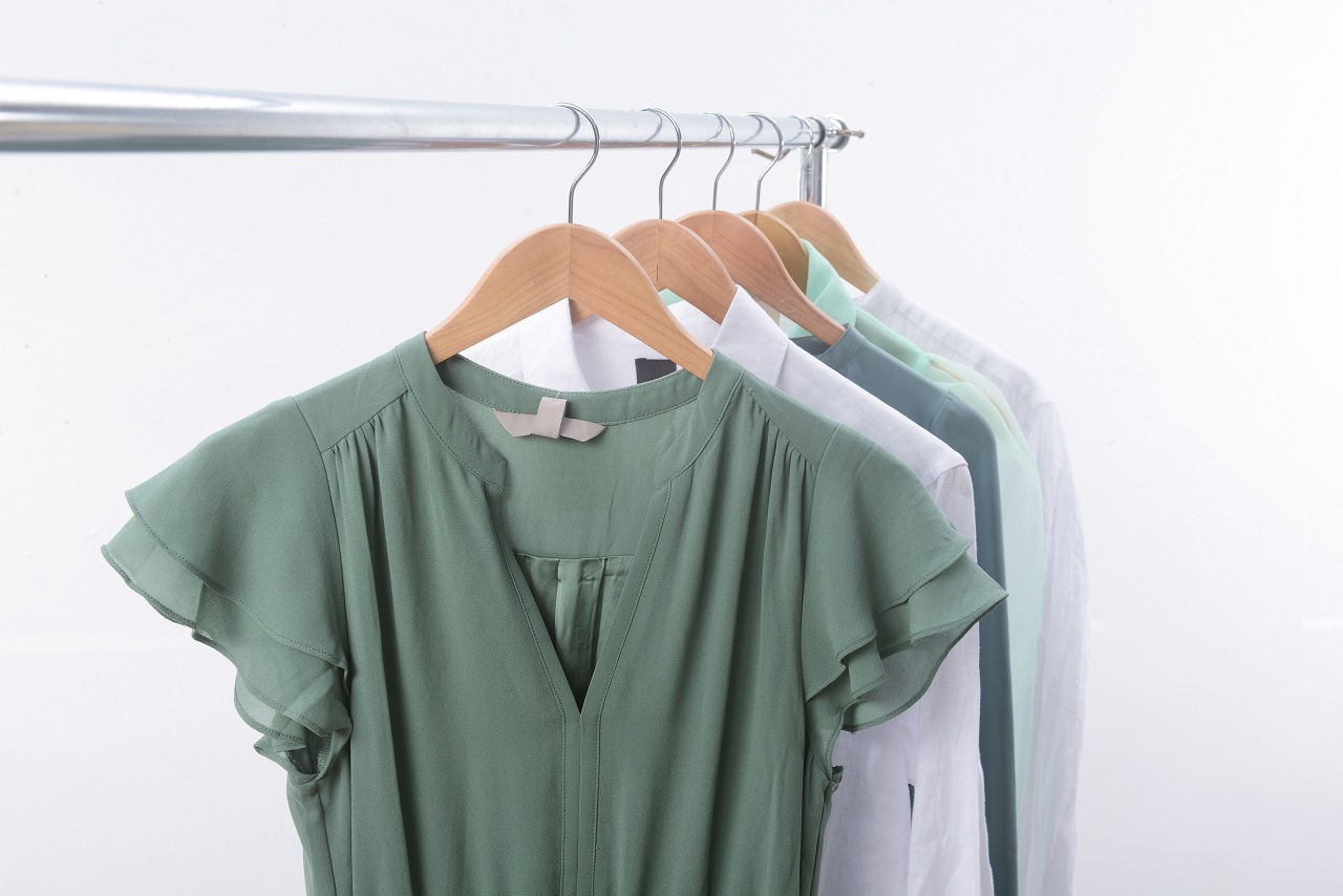 夏天常見的白色單品怎麼選?白皙或小麥膚色,要選不同的白_img_1