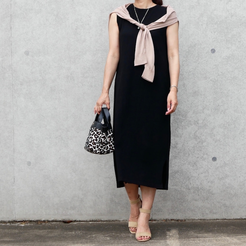 夏日穿無袖怎麼顯瘦?6個穿搭技巧,上半身不魁梧、手臂變秀氣_img_7