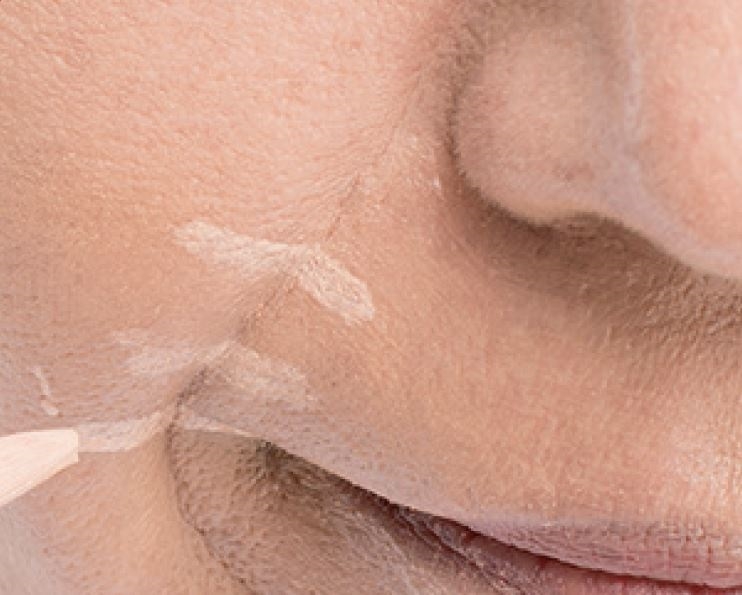 50歲後的淡妝美!斑點、鬆弛、臉凹7大常見問題,宛若素顏的遮瑕法_img_6