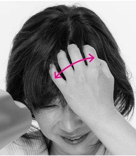 怎麼吹頭髮,看起來更年輕?日本髮型師:加點手部技巧,是否有型就差很多_img_14