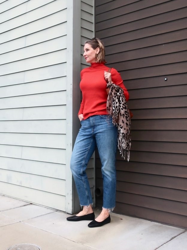 善用圍巾，讓秋冬衣著展現優雅感！讓造型更加分的選色技巧與4個穿搭小秘訣_img_6