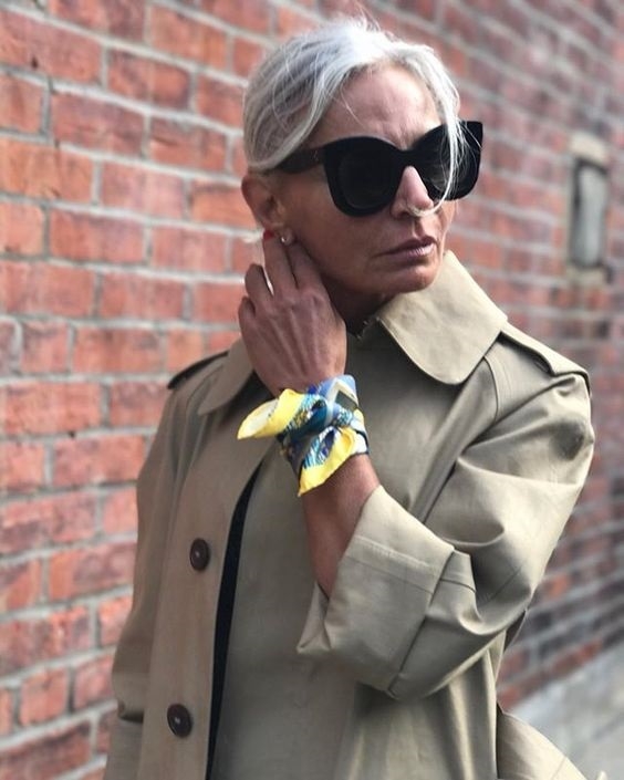 善用圍巾，讓秋冬衣著展現優雅感！讓造型更加分的選色技巧與4個穿搭小秘訣_img_7