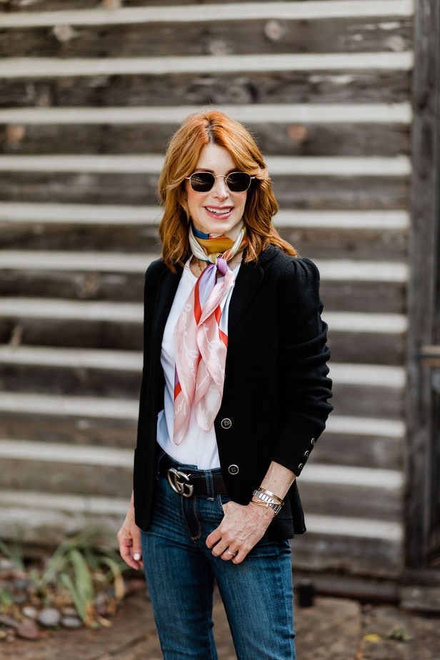 善用圍巾，讓秋冬衣著展現優雅感！讓造型更加分的選色技巧與4個穿搭小秘訣_img_8