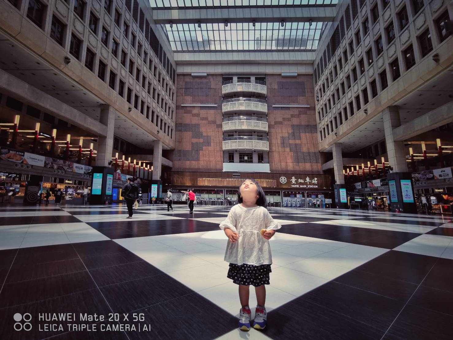 一個人怎麼用手機拍美照？3個重點、6種構圖，到此一遊照變質感好照_img_4