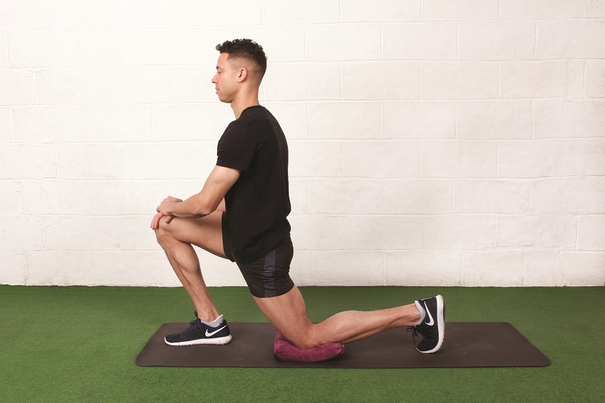 久坐、動太多害你膝蓋痛！50後必知：護膝要放鬆髖部，3動作讓雙腿更穩_img_3