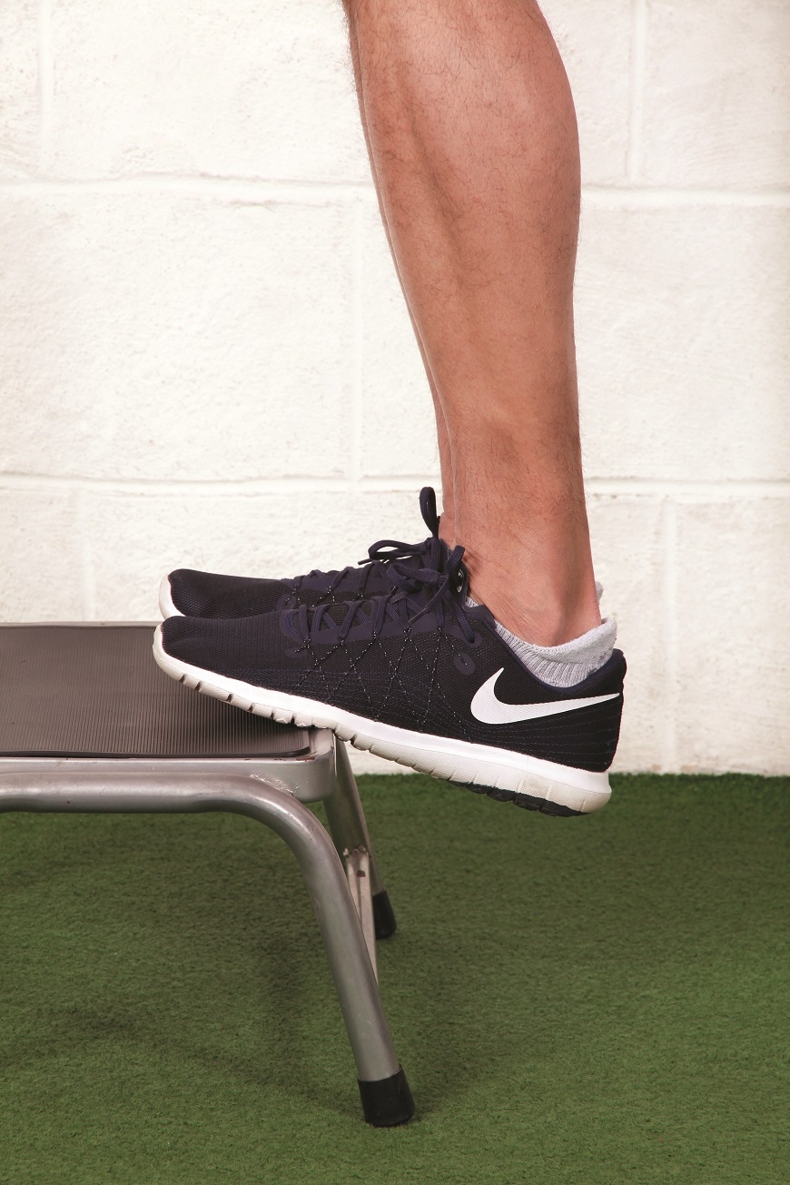 久坐、動太多害你膝蓋痛！50後必知：護膝要放鬆髖部，3動作讓雙腿更穩_img_7