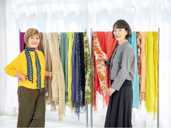 喜歡的顏色不一定適合你！50後穿搭選對色，一條圍巾就能讓皮膚變明亮_img_1