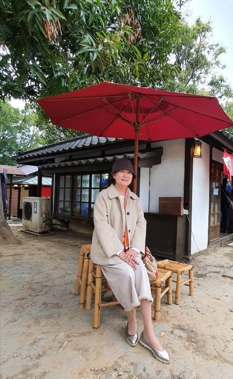 衣櫃裡的舊衣,如何穿出新美感?50+讀者經典風格穿搭分享_img_2