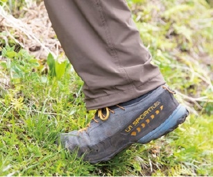 如何爬山才燃脂又保護膝蓋？教練傳授：上下坡步行與使用登山杖的正確方法_img_9