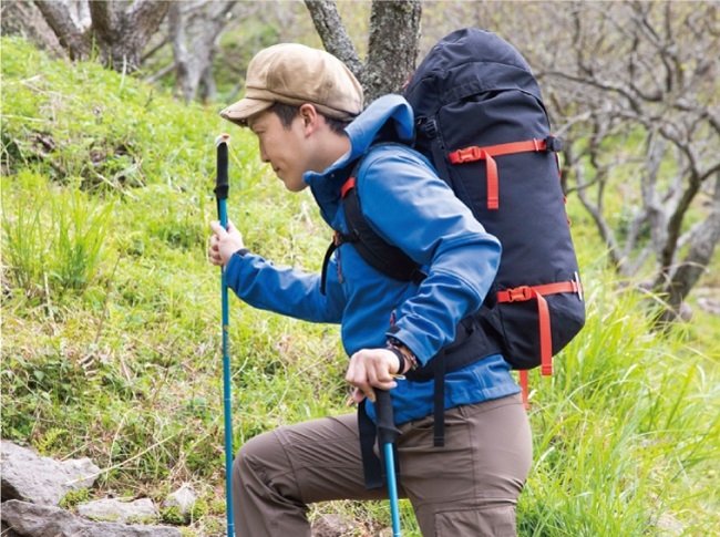 如何爬山才燃脂又保護膝蓋？教練傳授：上下坡步行與使用登山杖的正確方法_img_15