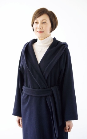 冬季穿搭如何營造視覺修長感?不是穿深色就顯瘦,選對顏色和版型變俐落_img_3