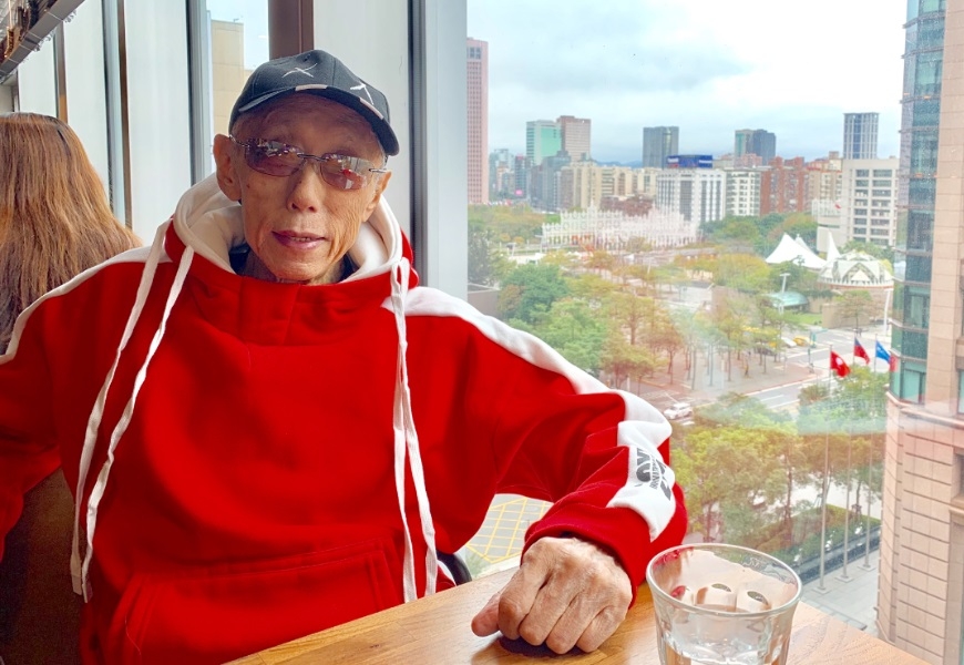 天天穿潮T,還辦生前歡聚會!78歲葉天健「不一樣」哲學:與其親友流淚回憶,不如趁活著能聚就聚_img_6