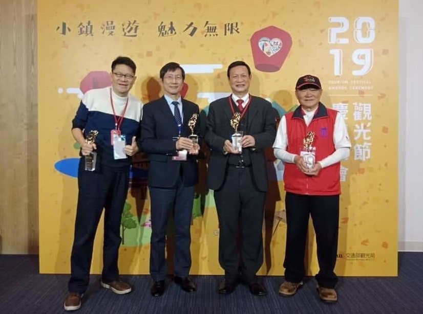 每天讀英文報、為太太做飯！80歲導遊張明石：好奇心勝過面子，凡事「不要臉」問到會，就好快樂_img_1