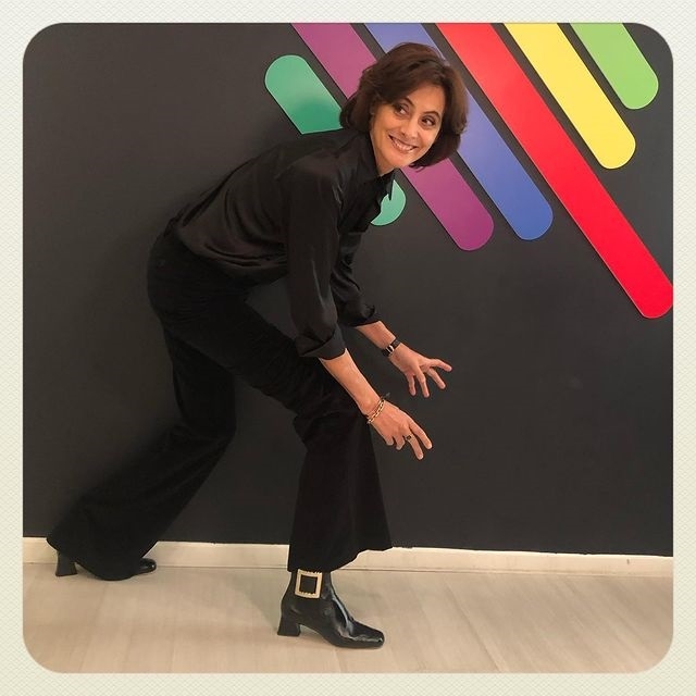 為何法國女人穿白襯衫、牛仔褲就好看？63歲超模法桑琪：優雅是少勝過多_img_5