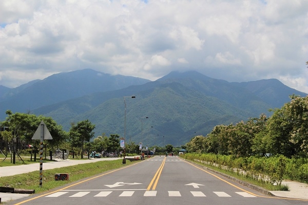 藍天白雲的小旅行!大武山下最美185縣道:鳳梨田、森林健行與巧克力莊園一日旅_img_2