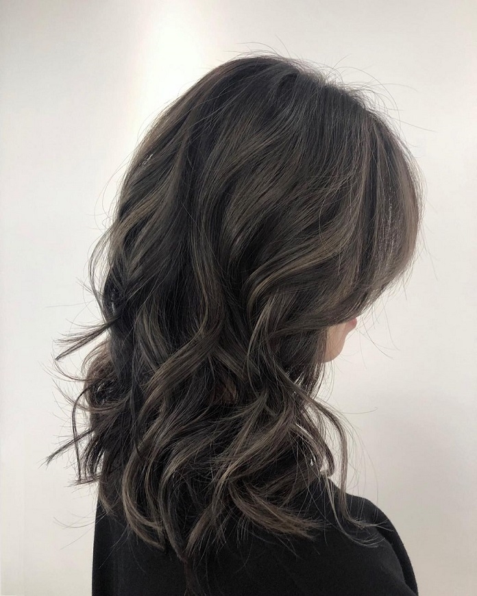 白髮染黑以外,更自然有型的選擇!4個熱門染髮趨勢,找到自己的最適髮型_img_2