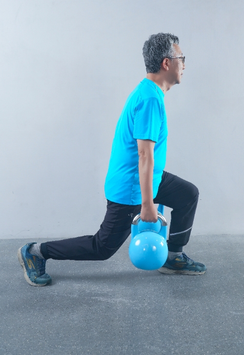 走路不算肌力訓練！珍珍教練指導施昇輝：走弓箭步15公尺，比日走萬步效果更好_img_3