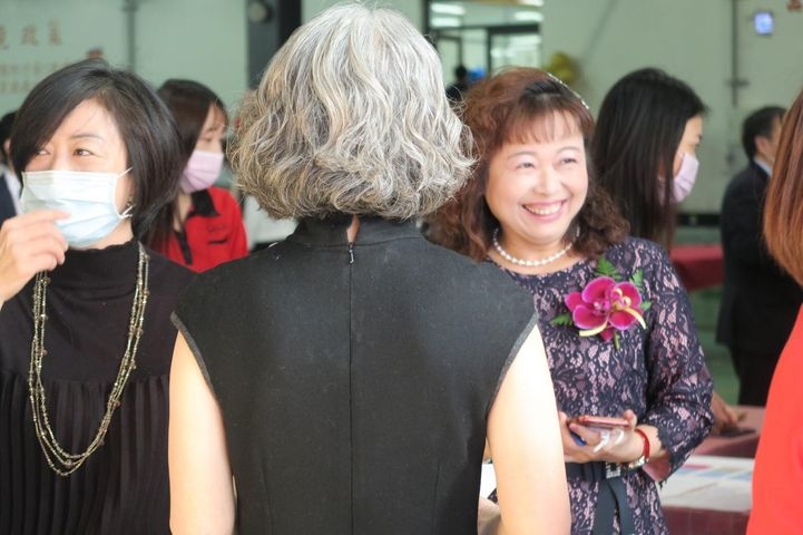 50後不染髮，髮型如何優雅好看？50+讀者白髮造型分享_img_4