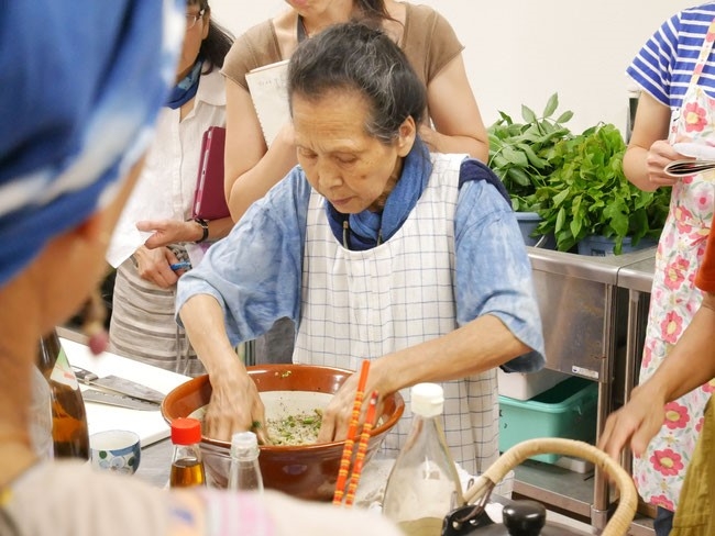 80歲沒老花眼、不駝背,每天只靠一菜一湯吃出健康!食養專家若杉友子50年不生病的飲食養生法_img_1