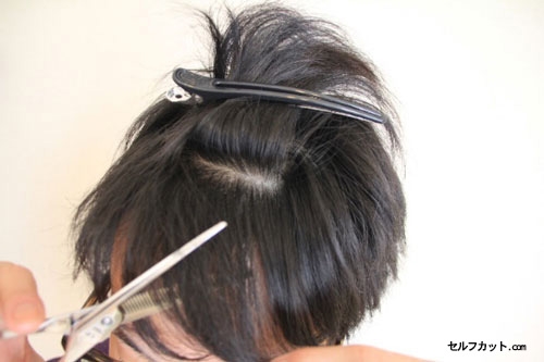 疫情下不去美容院,也能自己在家剪髮!髮型師傳授:男女都適用的3個不失敗技巧_img_9