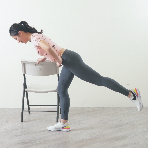 60歲,從常跌倒進步到單腳站立也很穩!珍珍教練:6個動作在家練_img_6