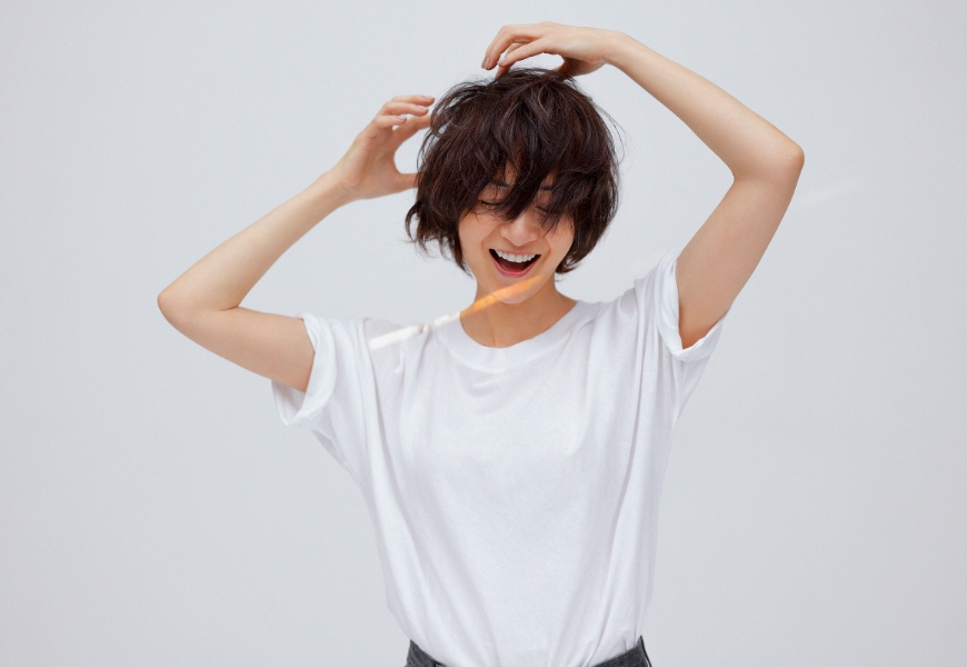 50後如何穿出精緻優雅？52歲模特兒富岡佳子的穿搭保養秘訣及6款私服示範_img_3