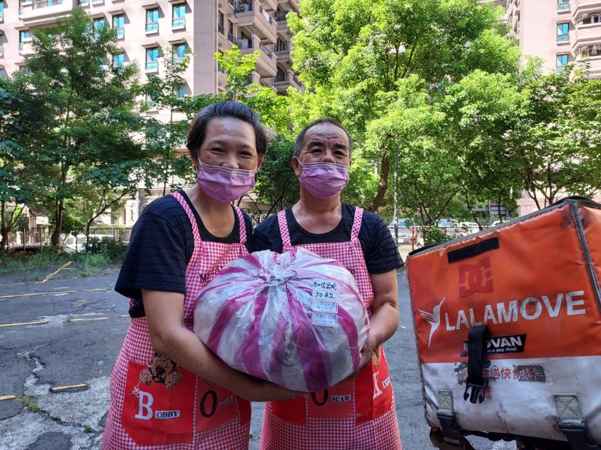 不是有錢才能做善事!夫妻連續6年做「環島饅頭」送愛心:人生需要的不多,一台車裝得下的就夠了_img_3