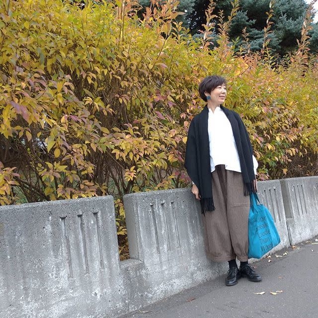 50後的超舒適時尚！寬褲怎麼穿，才能讓小腹消失、腿變長？_img_3