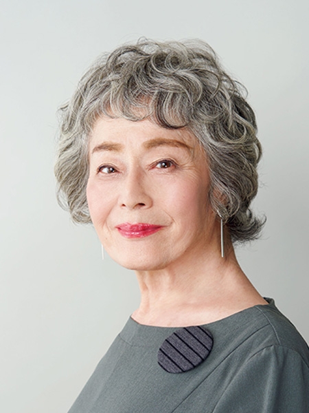 白髮一直冒，怎麼染髮較耐看持久？微白、半白、全白的染髮造型建議_img_6