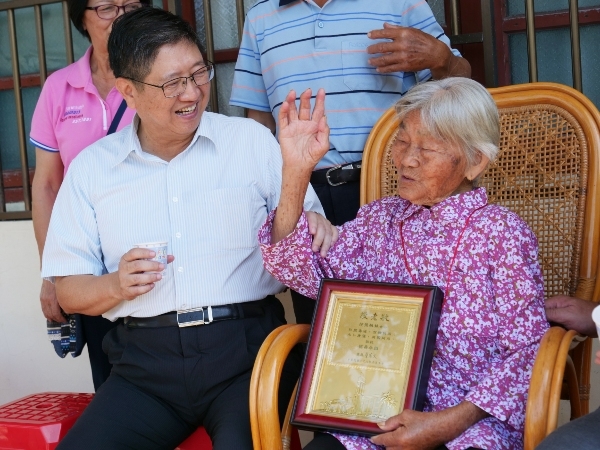 獨立老化需要社會支援!新竹縣推「獨居老人緊急救援通報」,24小時智慧守護_img_2