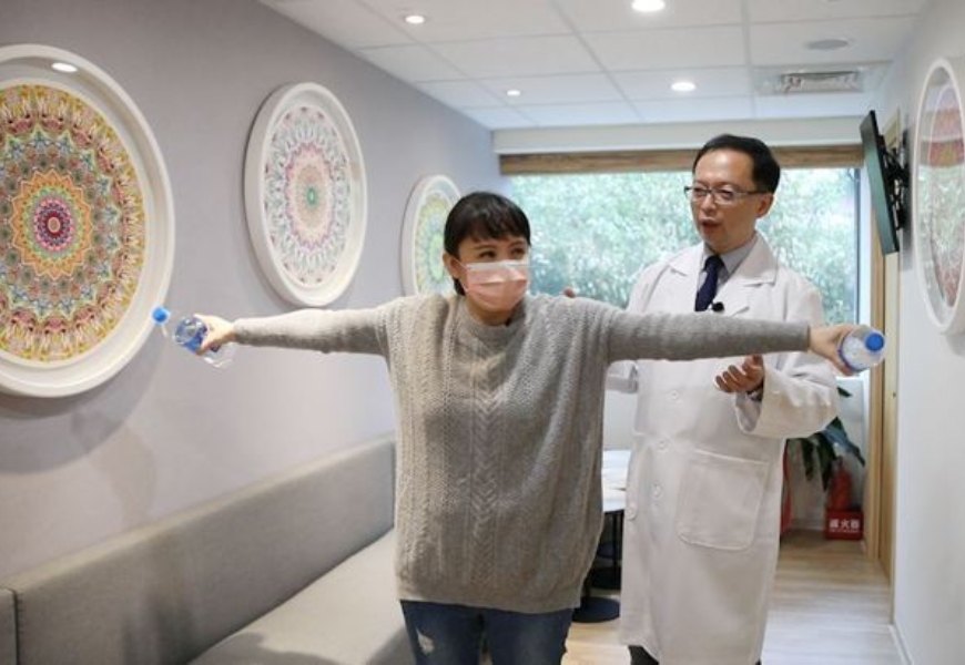 50後女性較易得五十肩，如何自我檢測與在家復健？名醫林頌凱詳細解說_img_1