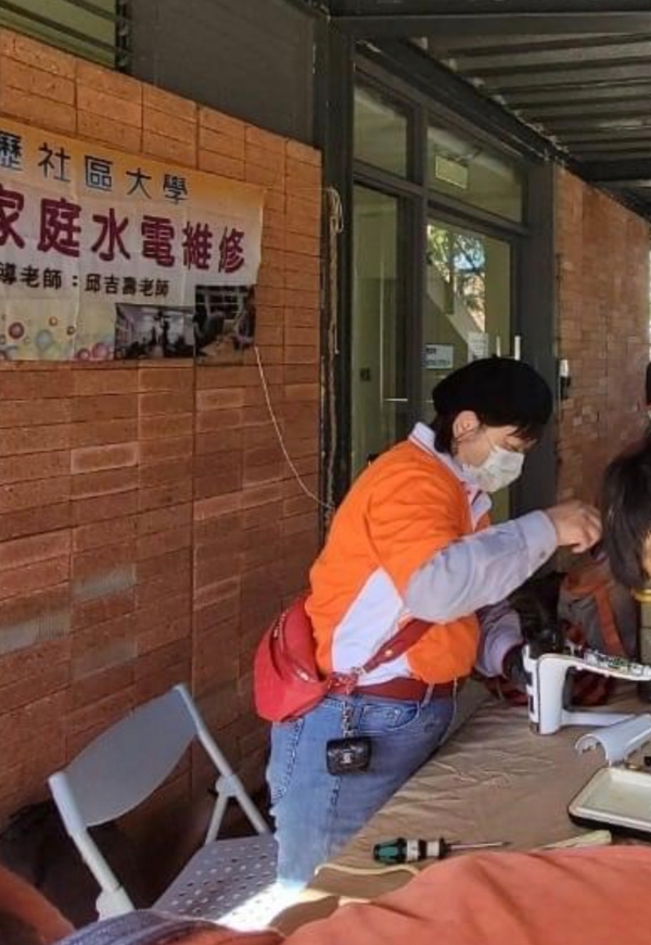 修水電自己來，強大的中年婦女！53歲王子云：人生的路可以多寬就多寬_img_3