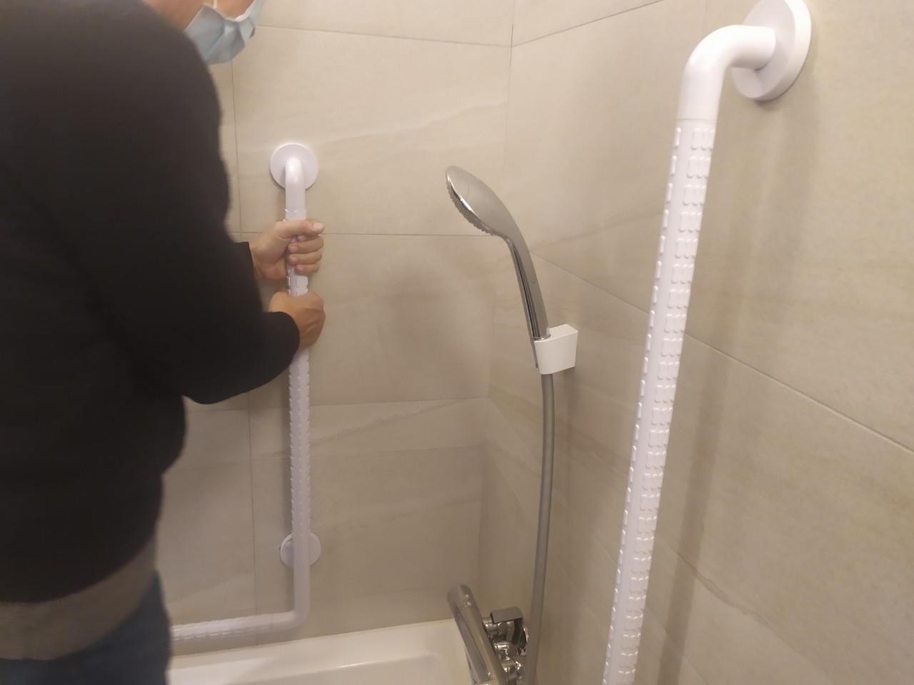 設計師林子鏗多圖解析:浴室裝扶手,如何兼顧安全與美感?_img_10