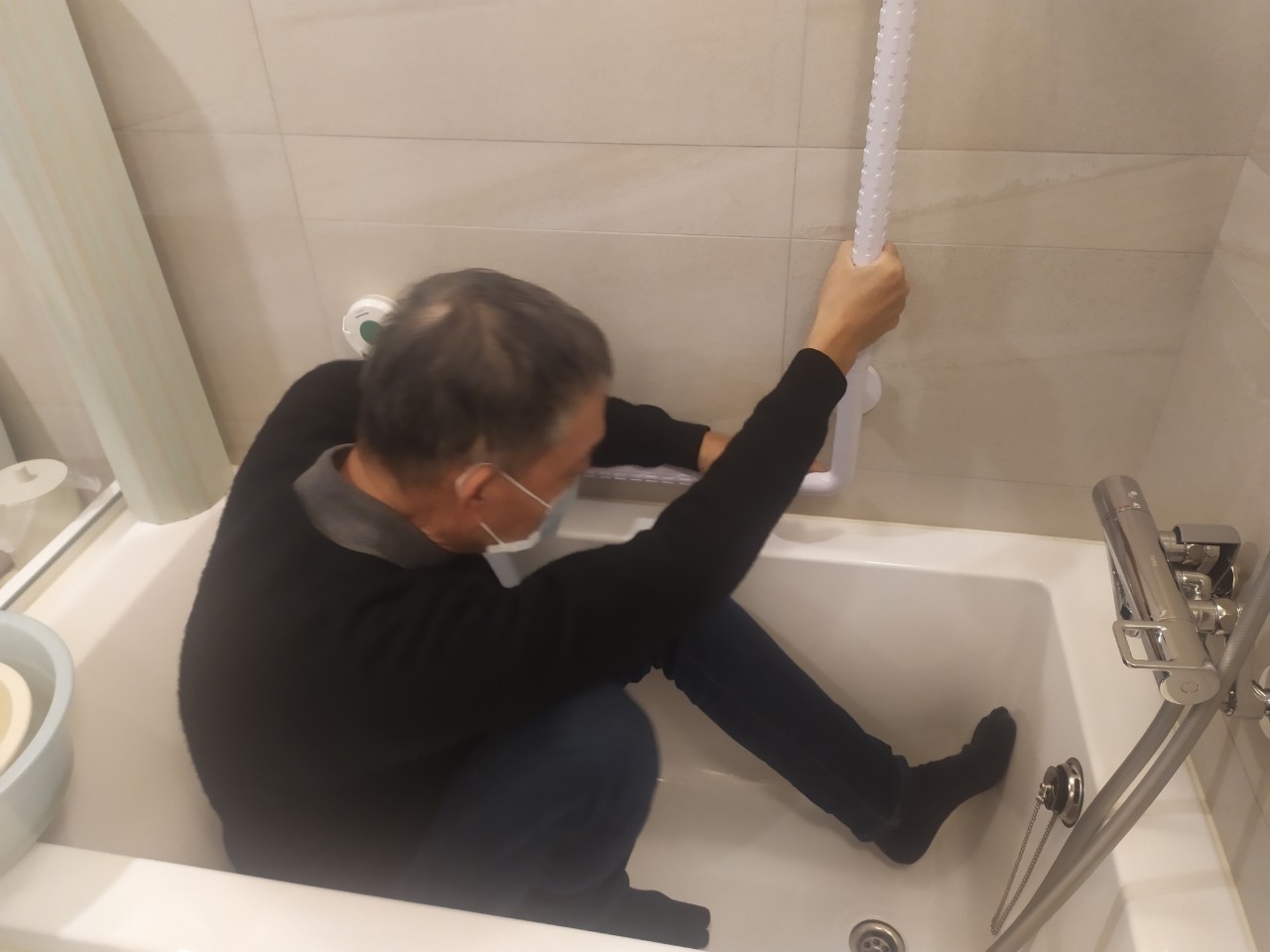 設計師林子鏗多圖解析:浴室裝扶手,如何兼顧安全與美感?_img_11