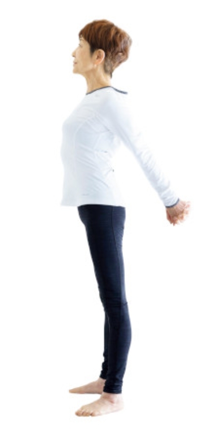 預防骨幹變老，讓身體變成一直線！78歲前奧運體操選手：每天做這個動作_img_1